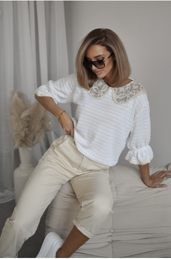 SWETEREK AŻUROWY Z KORONKOWYM KOŁNIERZYKIEM | ECRU